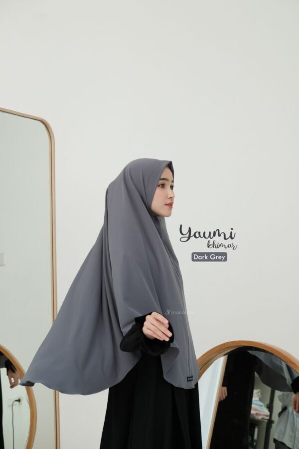 Yaumi Khimar